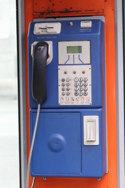 sokakta kamu telefonlar