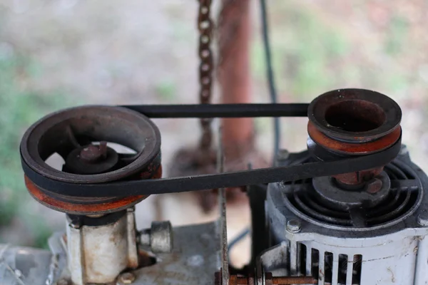 Elektrik motoru ile kemer götürmek — Stok fotoğraf