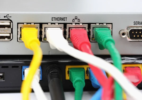 UTP lan σύνδεση θύρα ethernet στο πίσω μέρος του router. — Φωτογραφία Αρχείου