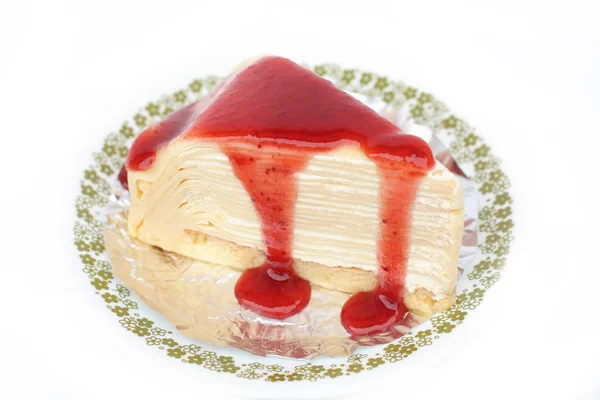 白い背景の上にイチゴのケーキ. — ストック写真