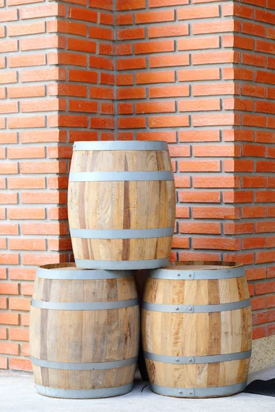 Большие бочки вина — стоковое фото