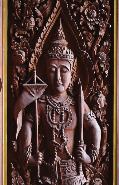 Skulptur im thailändischen Stil auf Holz — Stockfoto