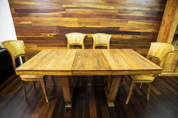 koridor modern bir evde