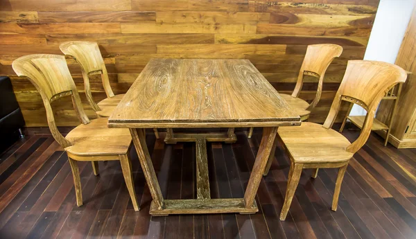 koridor modern bir evde