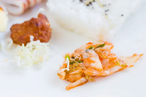 Conjunto de comida kimchi y coreana — Foto de Stock