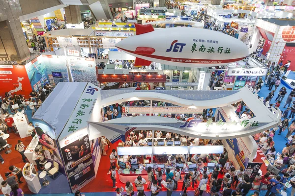 Тайбэй, Тайвань, 2012, 26 октября, Taipei International Travel Fair, Taipei World Trade Center вид сверху — стоковое фото