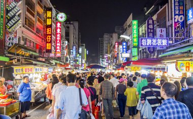 liuhe gece pazarı, kaohsiung, Tayvan, Mayıs, 4, 2013: hemen hemen liuhe