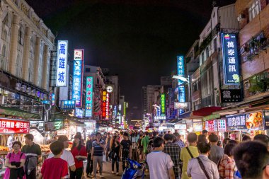 liuhe gece pazarı, kaohsiung, Tayvan, Mayıs, 4, 2013: hemen hemen liuhe