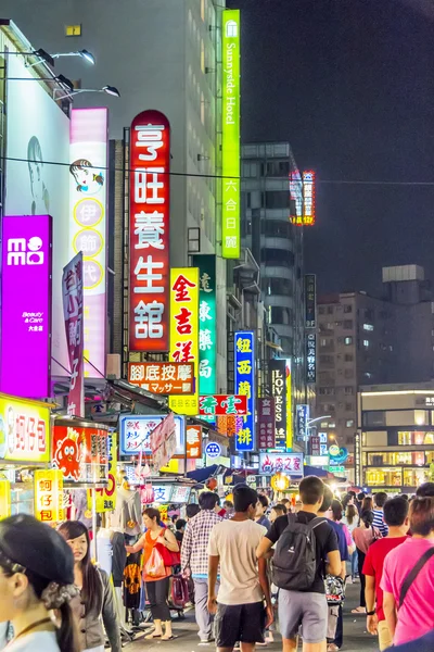 Liuhe Night Market, Kaohsiung, Taiwan, May, 4th, 2013: Liuhe Nigh — стоковое фото