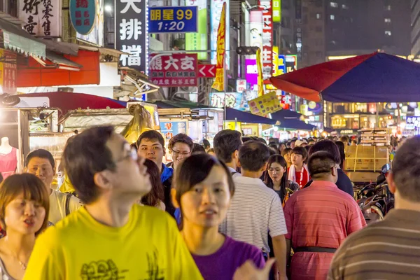 Mercado noturno de Liuhe, Kaohsiung, Taiwan, 4 de maio de 2013: Liuhe Nigh — Fotografia de Stock