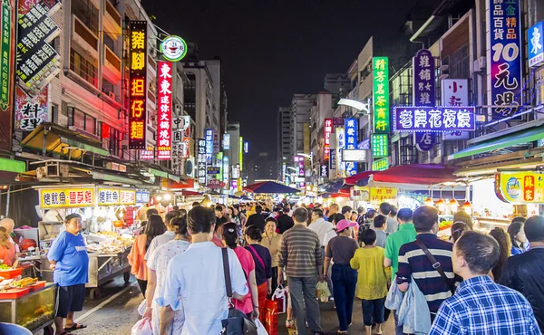 Mercado noturno de Liuhe, Kaohsiung, Taiwan, 4 de maio de 2013: Liuhe Nigh — Fotografia de Stock