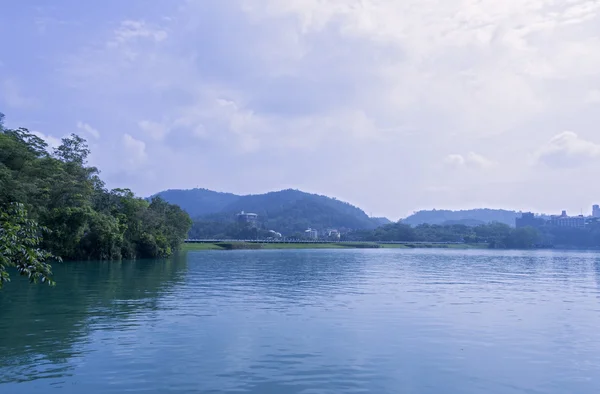 Sol luna lago, Taiwán —  Fotos de Stock