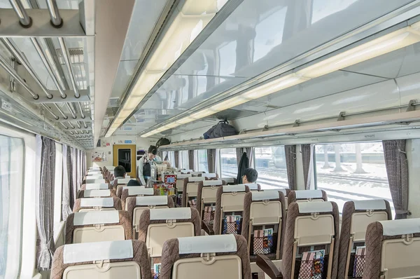 Hokkaido, Japón, 20 de diciembre de 2009, vista interior del tren — Foto de Stock