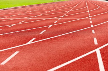 Kırmızı yarış pisti