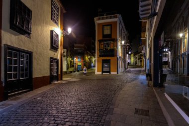 La Palma, Kanarya Adaları - 11 Kasım 2021 Gece Santa Cruz de la Palma 'dan eski bir kasaba