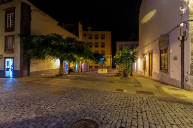 La Palma, Kanarya Adaları - 11 Kasım 2021 Gece Santa Cruz de la Palma 'dan eski bir kasaba