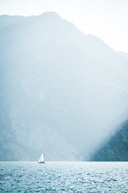 alleen jacht op lago di garda