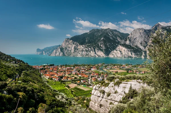 加尔达湖 (Lago di Garda) — 图库照片