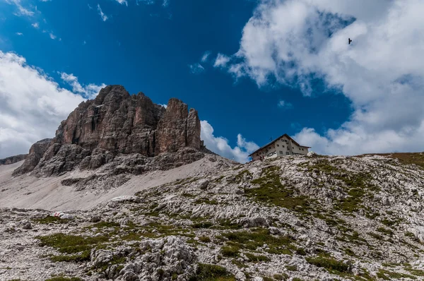 Mountain lodge Rifungio Pisciadú — Stockfoto