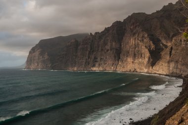Los gigantes uçurumlar