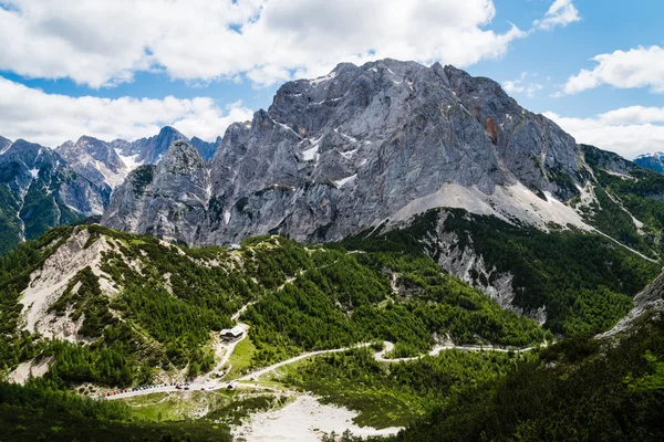 Utsikt over Vrsic-passet i Julian Alps – stockfoto