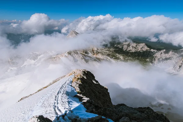 Julian Alps de nuvens acima — Fotografia de Stock