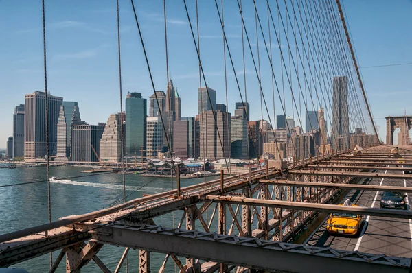 Manhattan depuis Brooklyn Bridge . — Photo