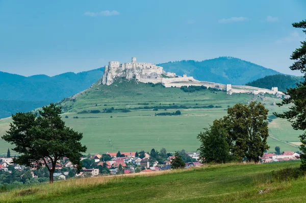 Vista panorámica del famoso castillo de Spis, Eslovaquia . — Foto de Stock