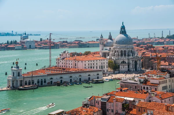 Venice, view of grand canal and basilica of santa maria della sa — Stock Photo, Image