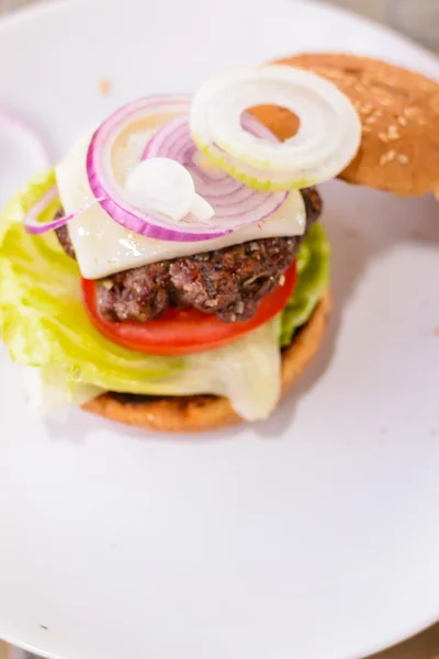 Hovězí burger — Stock fotografie