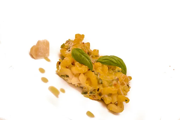 Gebakken Pasta met Parmezaanse kaas — Stockfoto