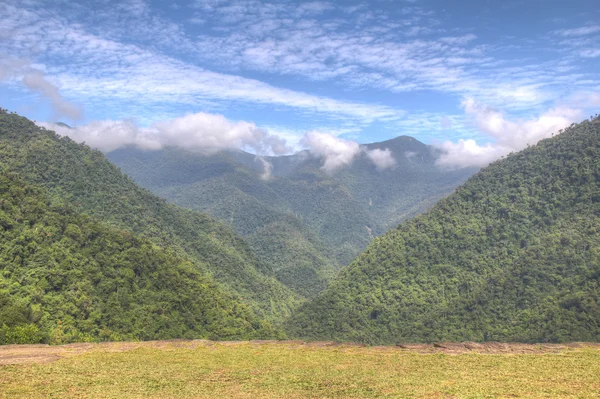 Valle en el Parque Nacional Tayrona visto desde Ciudad Perdida main te — Foto de Stock