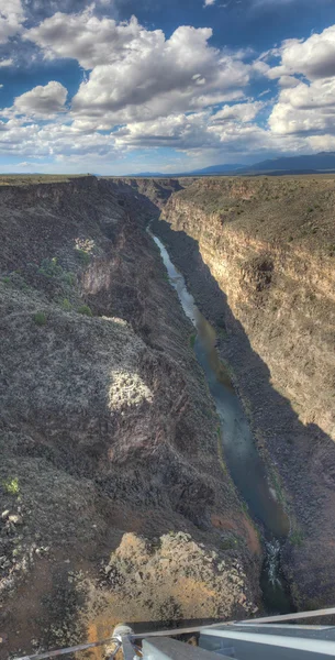Rio grande geçit köprüsü bakıyor