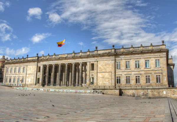 Capitolio de Colombia con Plaza Bolívar — Foto de Stock