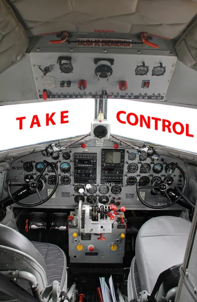 Dc3 pilótafülke belső függőleges — Stock Fotó