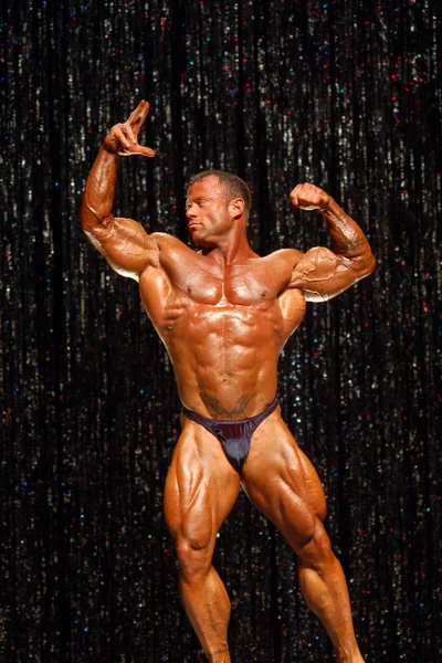 profesyonel vücut geliştirmeci