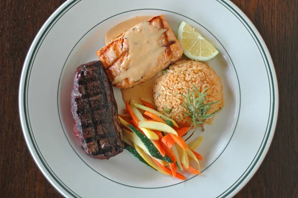 Steak and Salmon Dinner — Stock Photo, Image