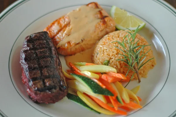 biftek ve somon yemek