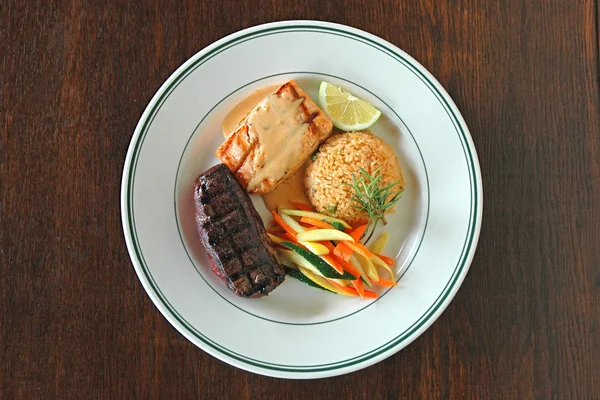 biftek ve somon yemek