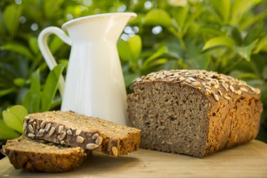 yulaf ezmesi ile ev yapımı çavdar ekmeği