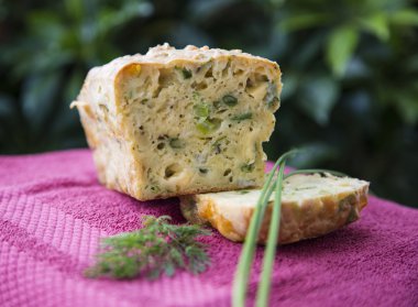 ev yapımı ekmek peynir ile