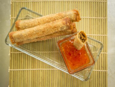 Lumpia - Asya derin frie doldurulmuş.
