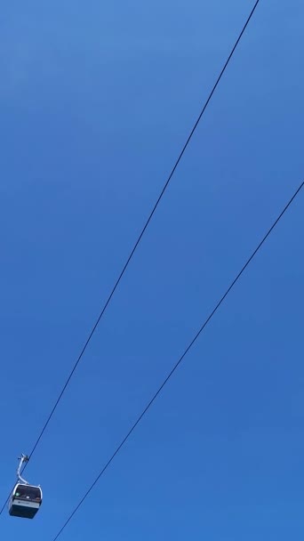 Cable Car Cabins Moving Isolated Blue Background Vertical Video — Stok video