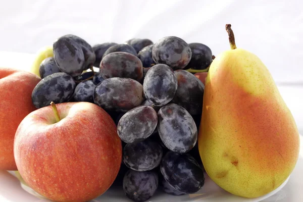 Manzana de uva Pera y Melocotón . —  Fotos de Stock