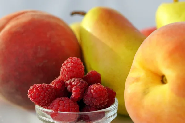 Surtido de frutas de verano —  Fotos de Stock