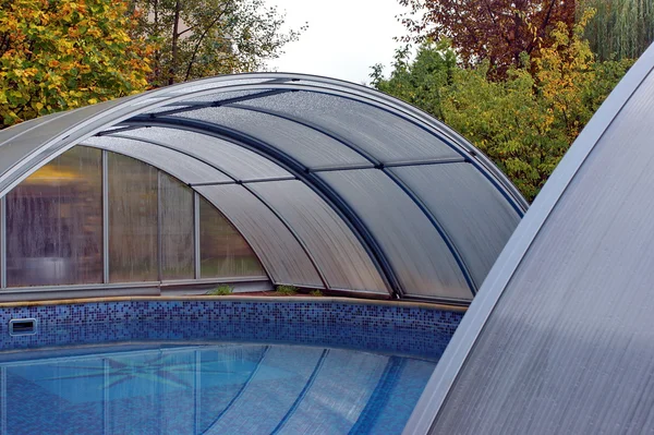 Swimming Pool Roof made from polycarbonate — Stock Photo, Image