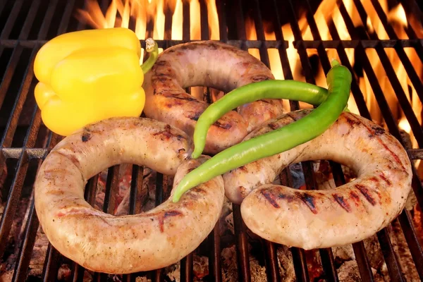 Würstchen brutzeln auf dem Grill xxxl — Stockfoto