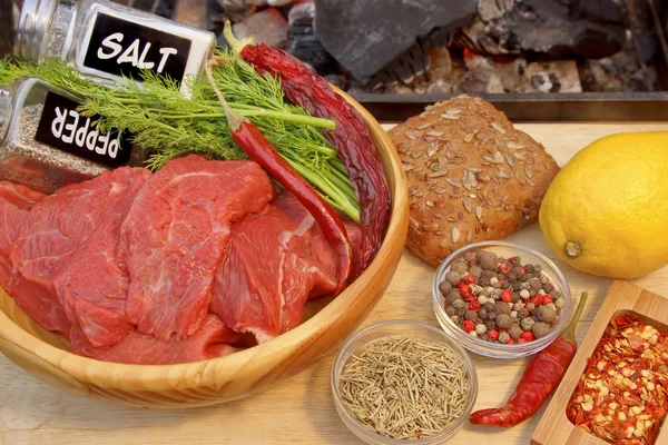 Raw Beef Steaks and Spice near BBQ Grill, XXXL — Stock Photo, Image