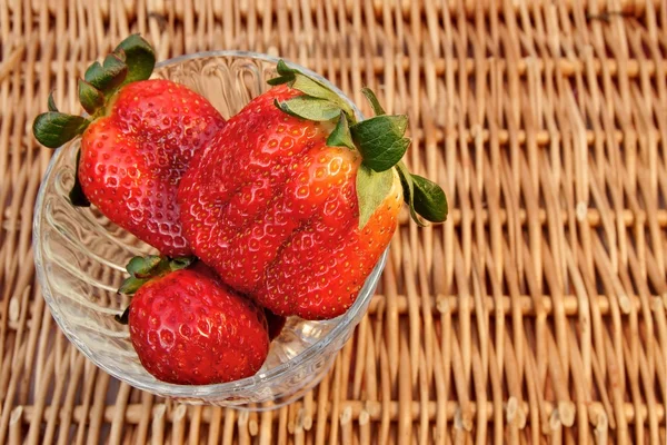 Three Fresh Summer Organic Strawberries Still Life, XXXL backgro — Stock Photo, Image