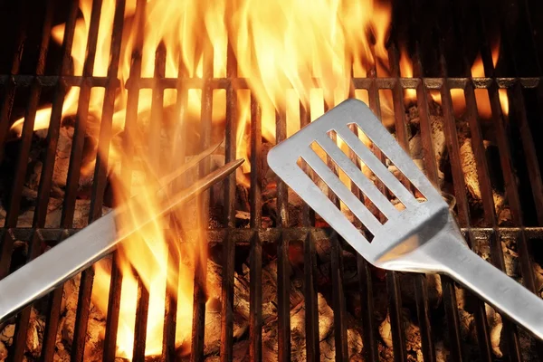 Barbacoa herramienta fuego llamas parrilla espátula tenedor, XXXL — Foto de Stock